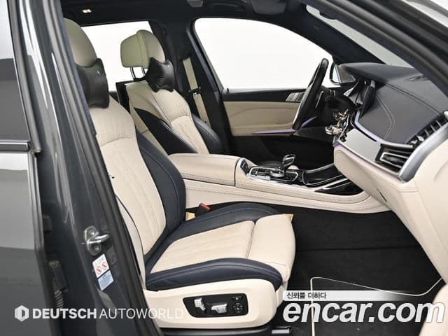 BMW X7 2022 — ფოტო 14/20