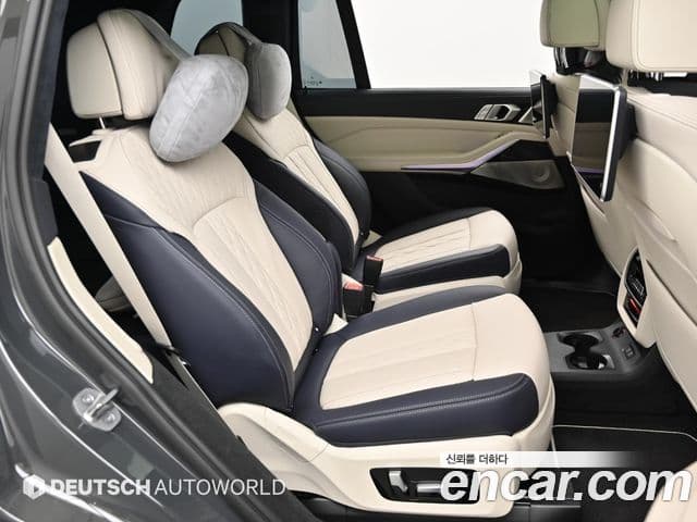 BMW X7 2022 — ფოტო 9/20