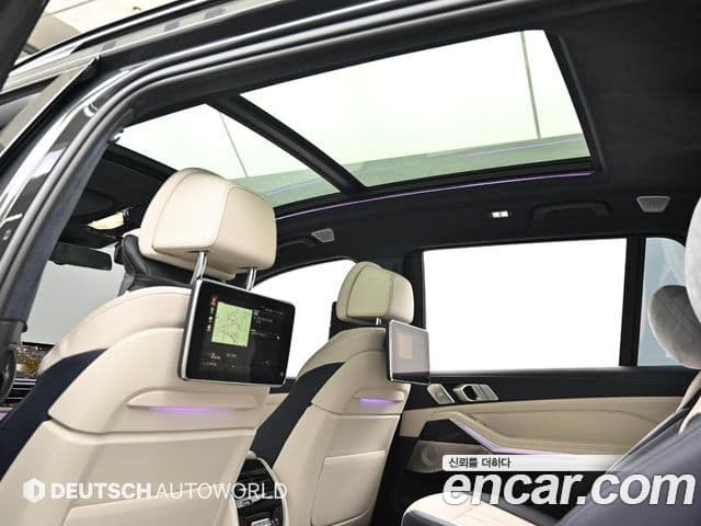 BMW X7 2022 — ფოტო 18/20