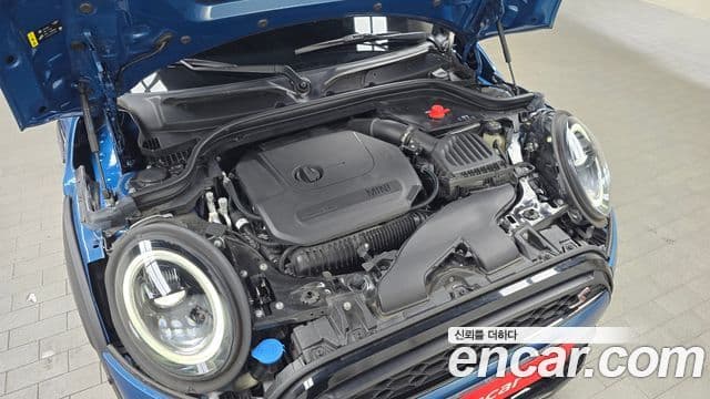 Mini Cooper S Convertible 2024 — ფოტო 5/20