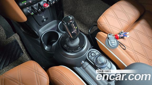 Mini Cooper S Convertible 2024 — фото 7 из 20