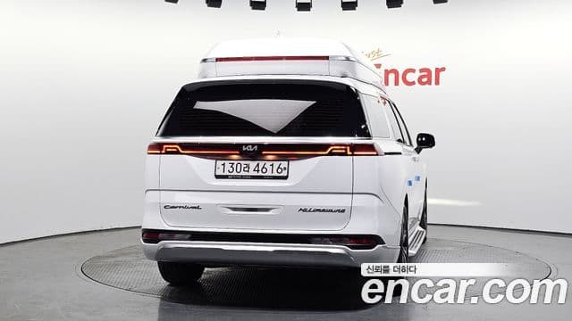 Kia Carnival 2021 — ფოტო 4/20