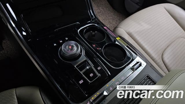 Kia Carnival 2021 — ფოტო 9/20