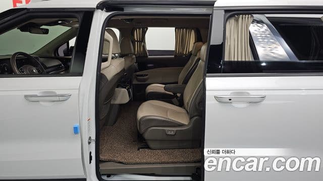 Kia Carnival 2021 — ფოტო 11/20