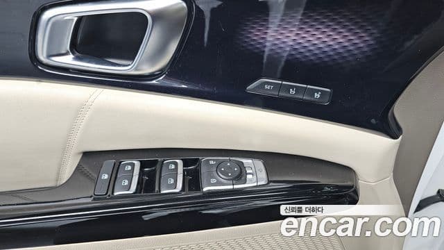 Kia Carnival 2021 — ფოტო 12/20