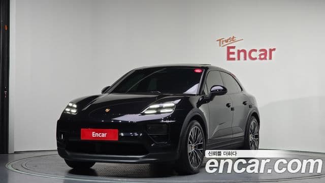 Porsche Macan EV 2025 — Photo 18/20