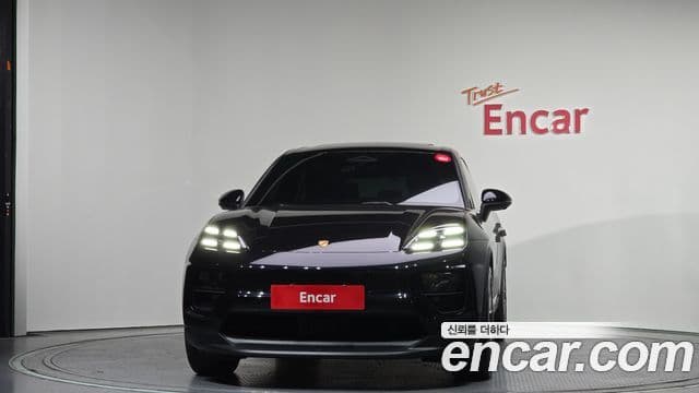 Porsche Macan EV 2025 — Photo 9/20