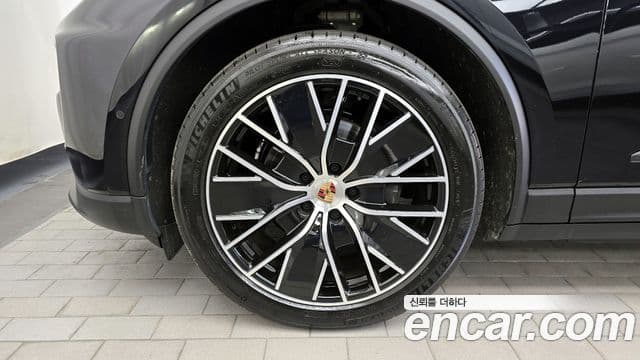 Porsche Macan EV 2025 — Photo 20/20