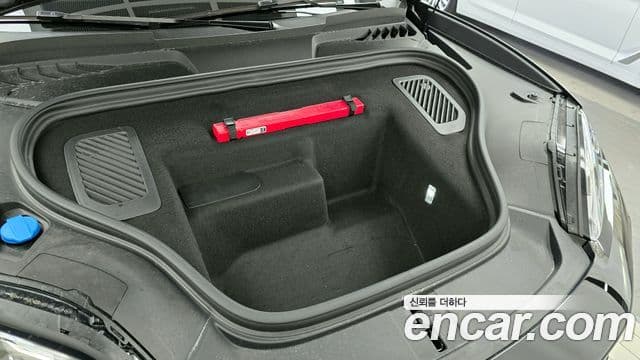 Porsche Macan EV 2025 — Photo 10/20