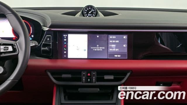 Porsche Macan EV 2025 — Photo 15/20