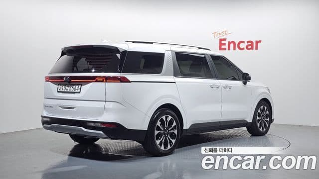 Kia Carnival 2021 — Фото 2/20