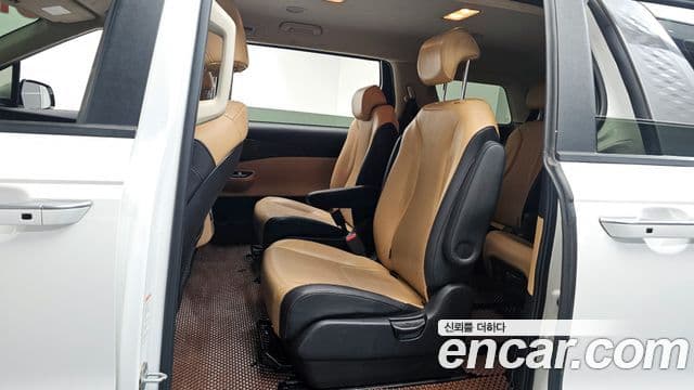 Kia Carnival 2021 — Фото 11/20