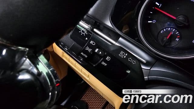 Kia Carnival 2021 — Фото 16/20