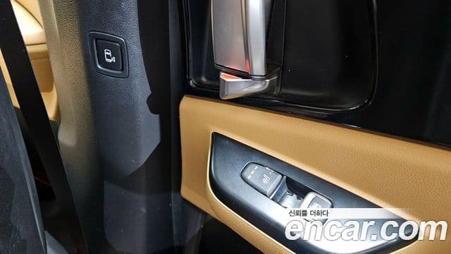 Kia Carnival 2021 — Фото 18/20