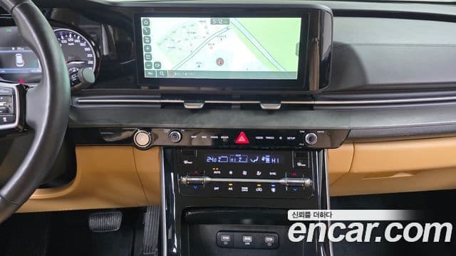 Kia Carnival 2022 — ფოტო 14/20