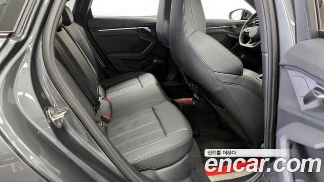Audi A3 2023 — фото 12 из 20
