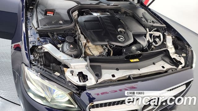 Mercedes-Benz E-Class 2018 — ფოტო 6/20