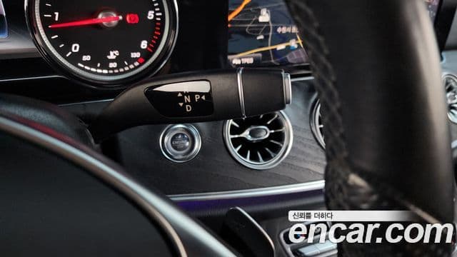 Mercedes-Benz E-Class 2018 — ფოტო 9/20