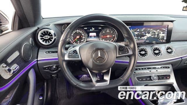 Mercedes-Benz E-Class 2018 — ფოტო 13/20