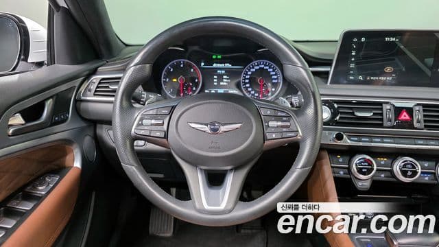 Genesis G70 2019 — ფოტო 13/20