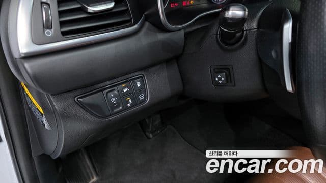 Genesis G70 2019 — ფოტო 16/20
