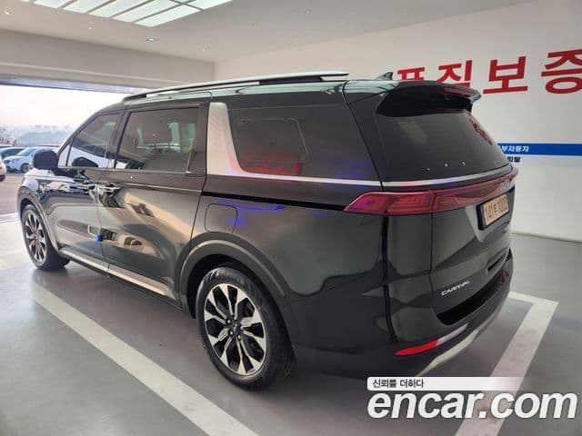 Kia Carnival 2022 — фото 5 из 20
