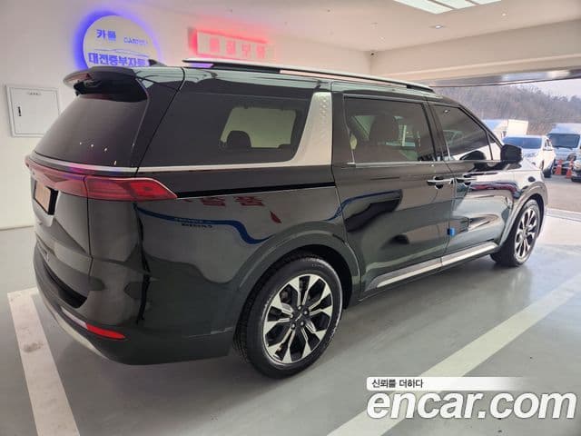 Kia Carnival 2022 — ფოტო 6/20