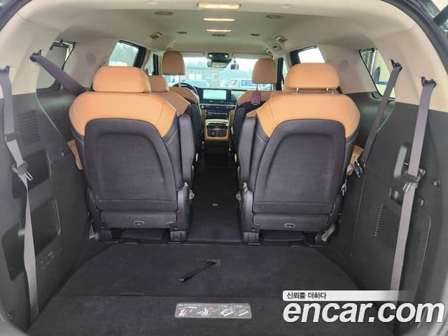 Kia Carnival 2022 — ფოტო 7/20