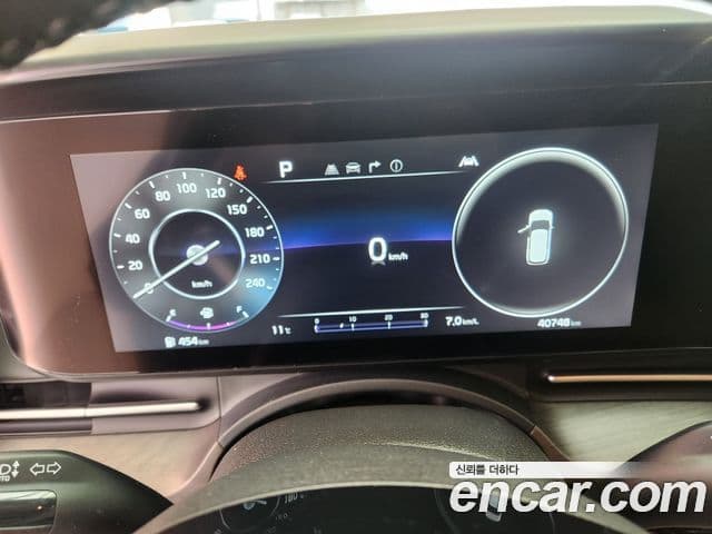Kia Carnival 2022 — ფოტო 14/20