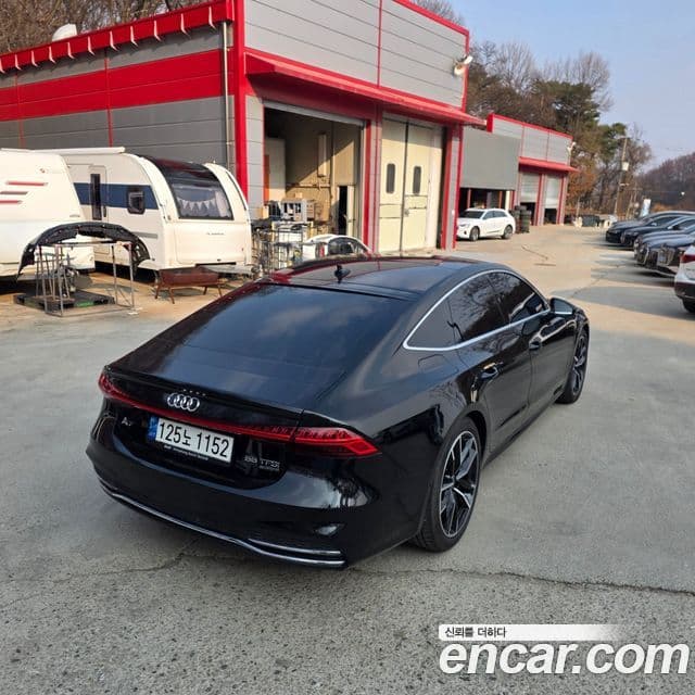 Audi A7 2021 — ფოტო 9/18