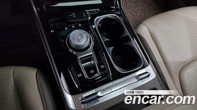 Kia Carnival 2022 — Фото 16/20