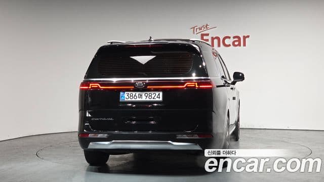 Kia Carnival 2021 — ფოტო 4/20