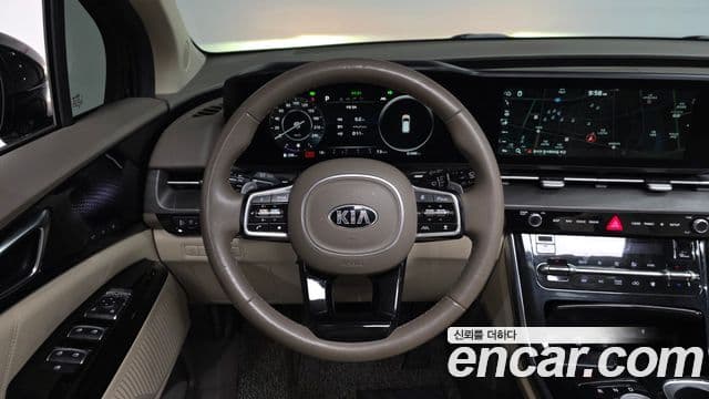 Kia Carnival 2021 — ფოტო 13/20