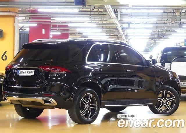 Mercedes-Benz GLE-Class 2020 — ფოტო 2/20