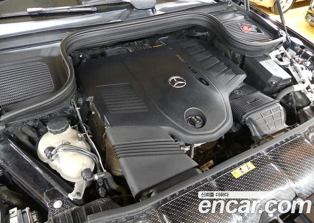 Mercedes-Benz GLE-Class 2020 — ფოტო 6/20