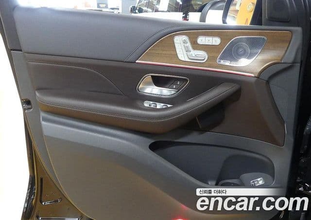 Mercedes-Benz GLE-Class 2020 — ფოტო 12/20