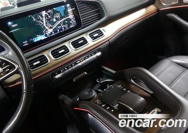 Mercedes-Benz GLE-Class 2020 — ფოტო 19/20