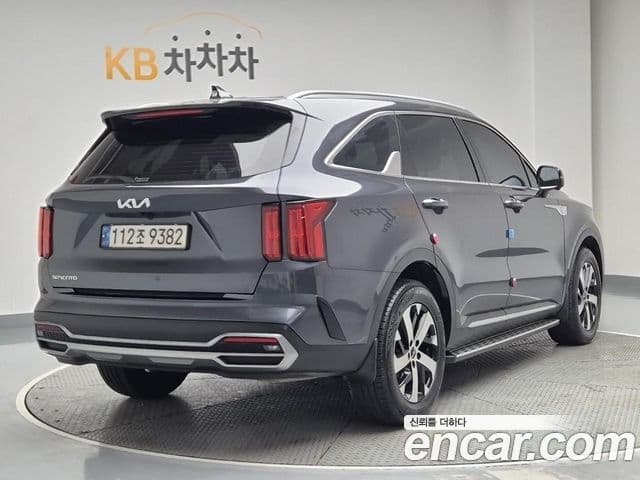 Kia Sorento 2023 — ფოტო 2/20