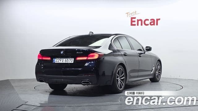 BMW 5 Series 2020 — ფოტო 2/20