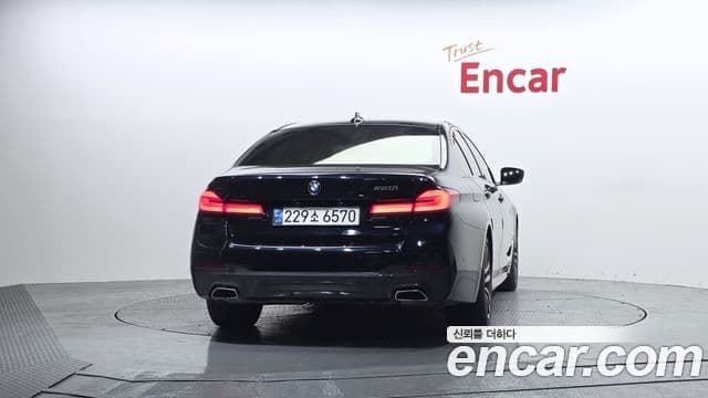 BMW 5 Series 2020 — ფოტო 4/20