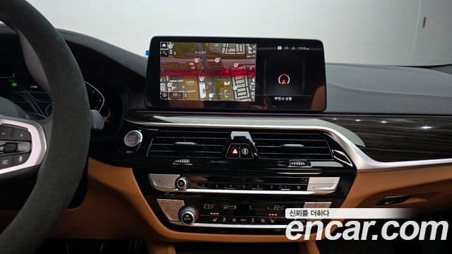 BMW 5 Series 2020 — ფოტო 14/20