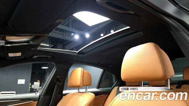 BMW 5 Series 2020 — ფოტო 17/20