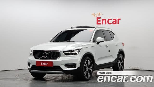 Volvo XC40 2021 — Şəkil 1/20
