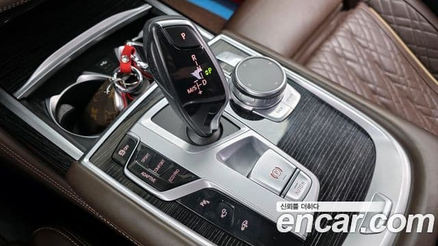 BMW 7 Series 2021 — ფოტო 9/20