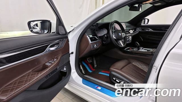 BMW 7 Series 2021 — ფოტო 10/20