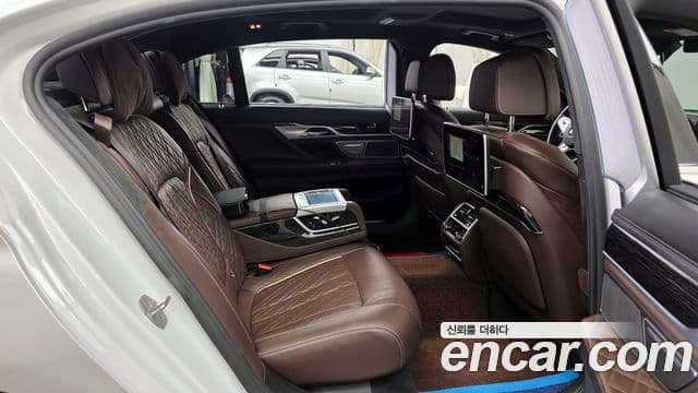 BMW 7 Series 2021 — ფოტო 12/20