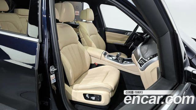 BMW X5 2021 — Photo 11/20