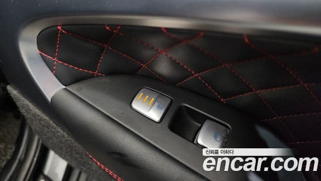Genesis G70 2018 — ფოტო 19/20