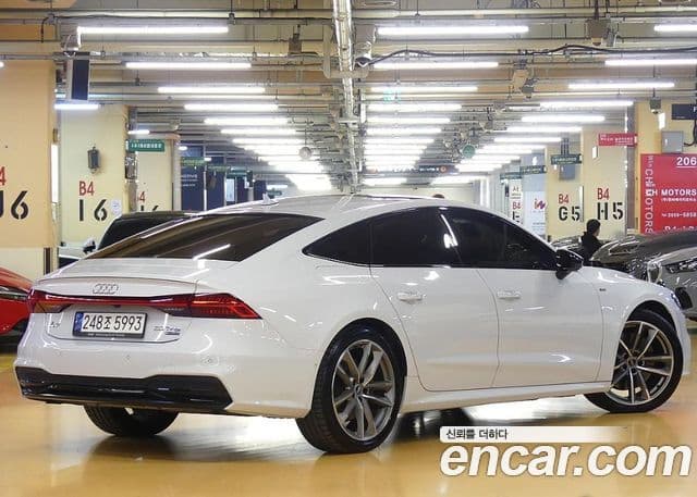 Audi A7 2022 — ფოტო 1/20
