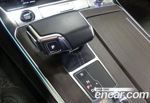 Audi A7 2022 — Şəkil 8/20
